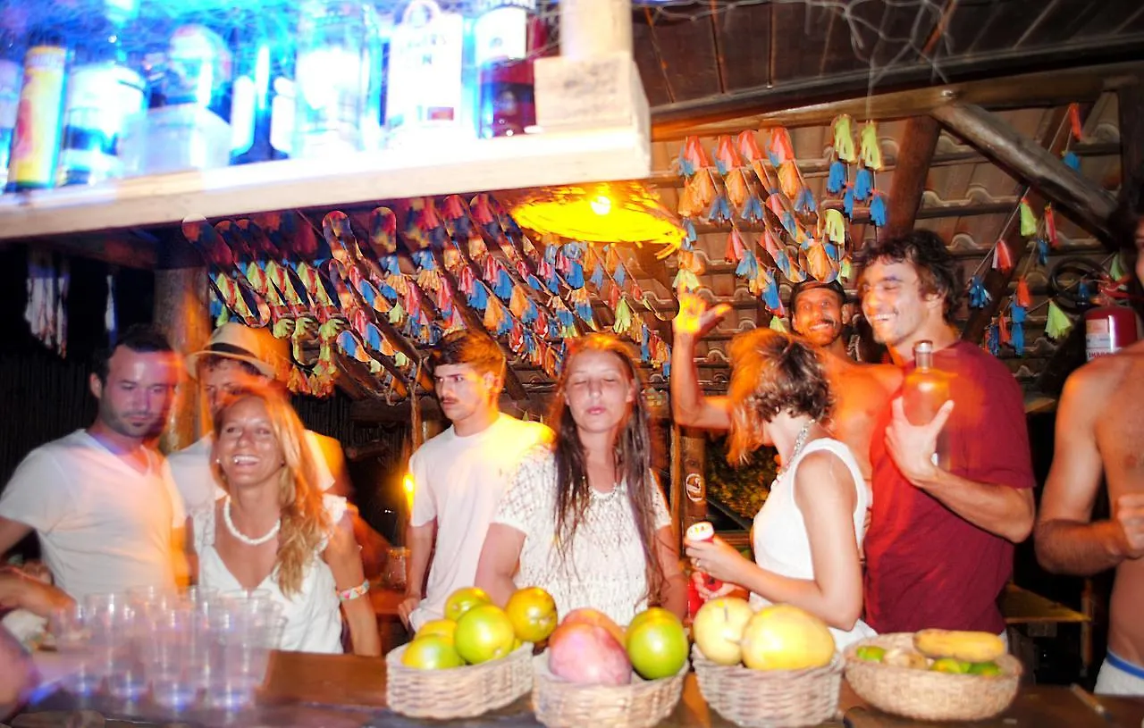 Praia Do Rosa Hostel Brasil